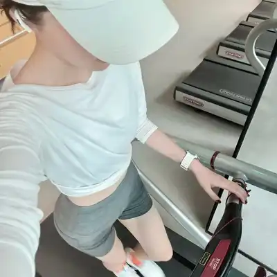 万静华